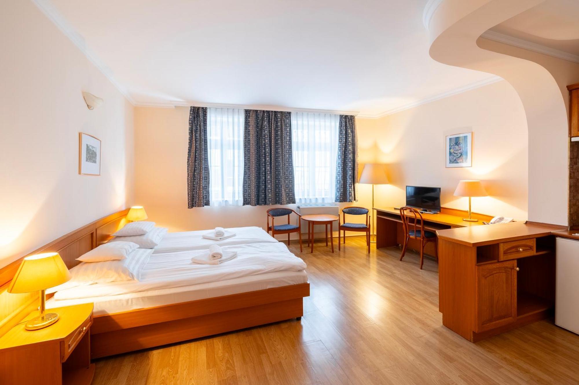 Pannonia Hotel 3*
