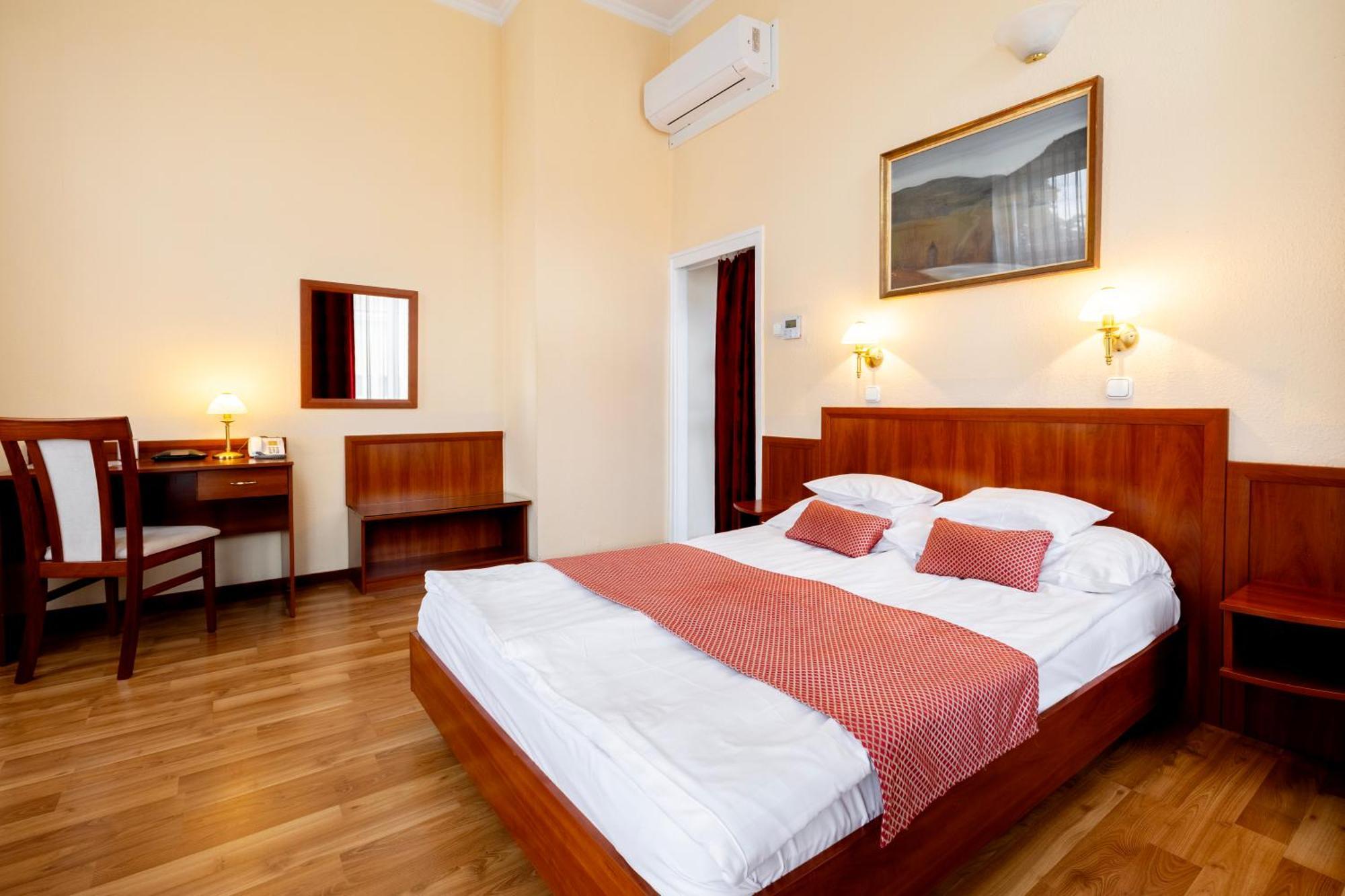 Pannonia 3*